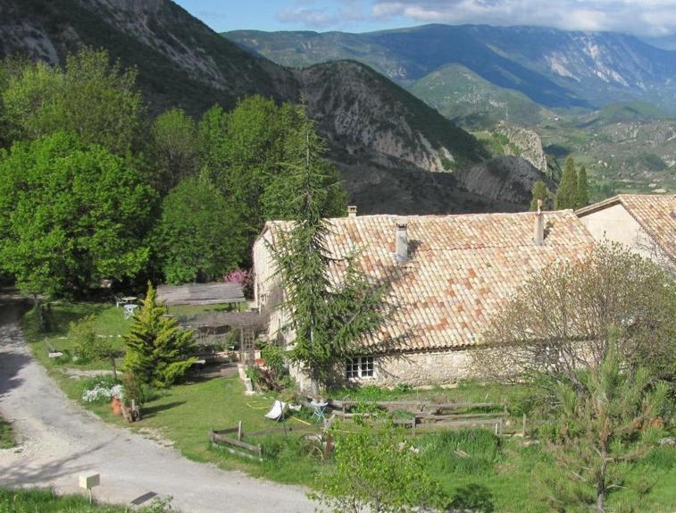 Malia - Chambres d'hôtes&Gîte Barret-de-Lioure Exterior foto