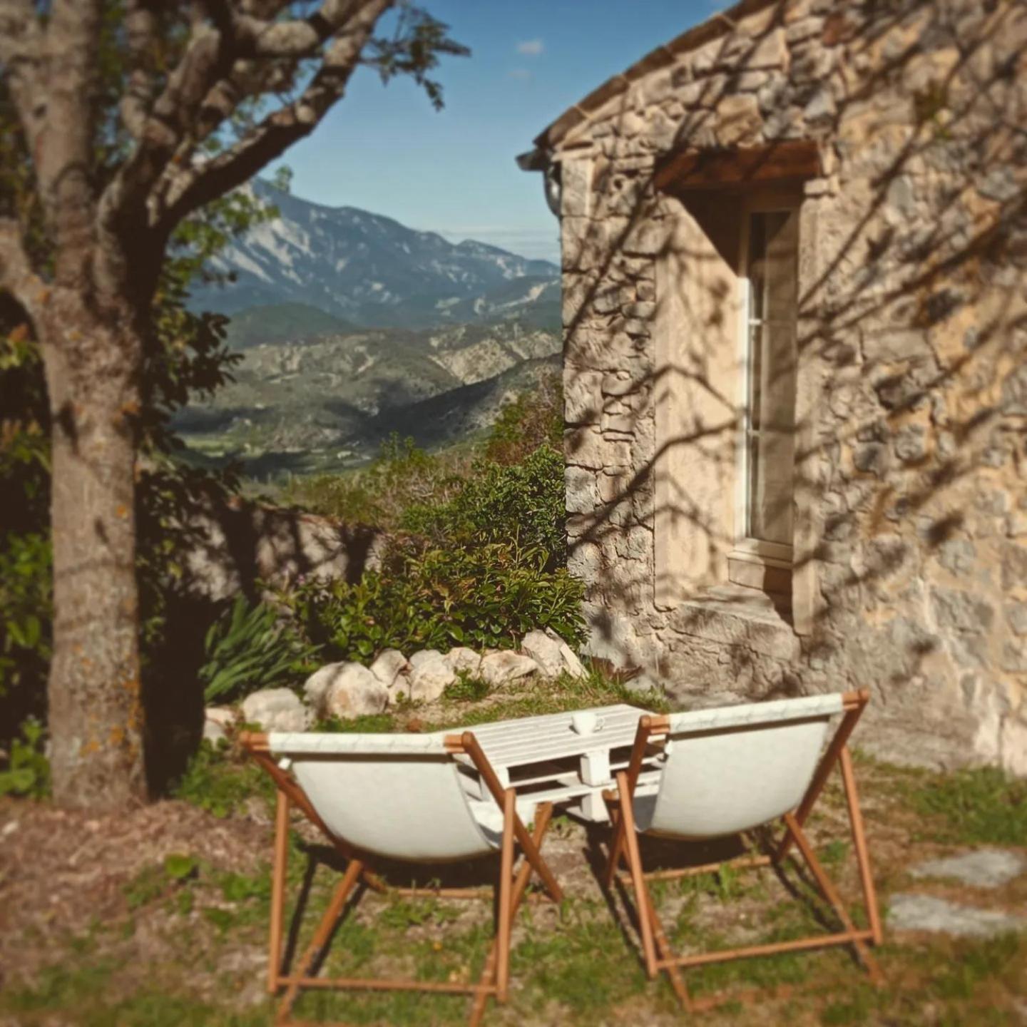 Malia - Chambres d'hôtes&Gîte Barret-de-Lioure Exterior foto